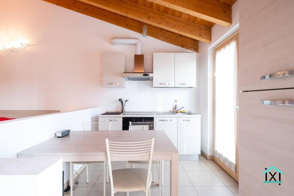 Travedona Loft By Lake Ixihome ภายนอก รูปภาพ